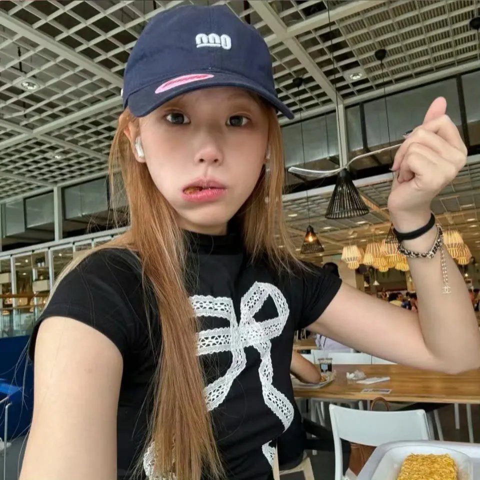 眼里余光都是你